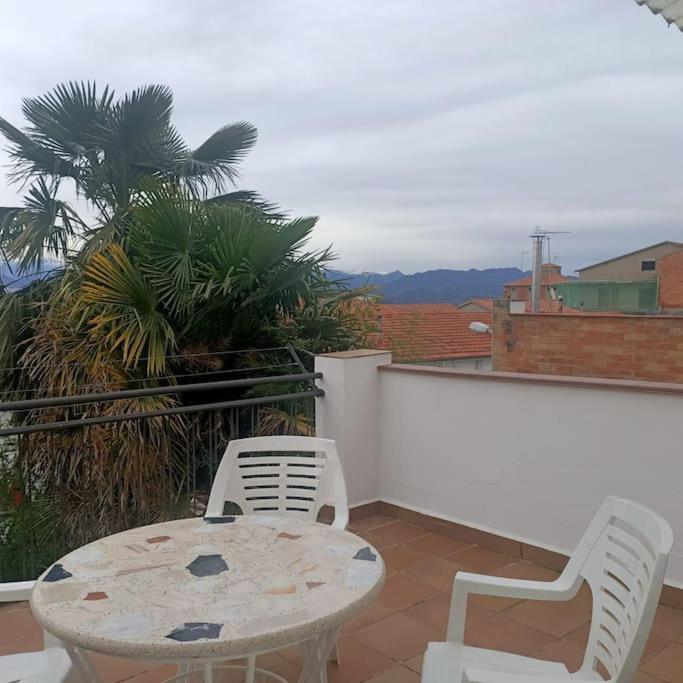 Roc De La Mel Apartment Caserras Luaran gambar
